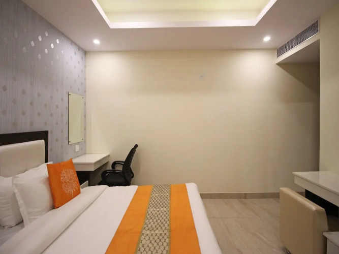 OYO 8132 Hotel Kukreja