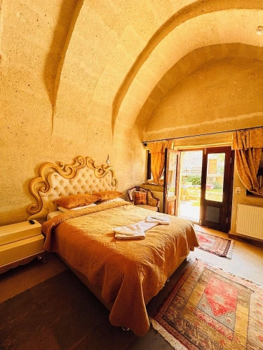 Economy Basement room with balcony and with garden view