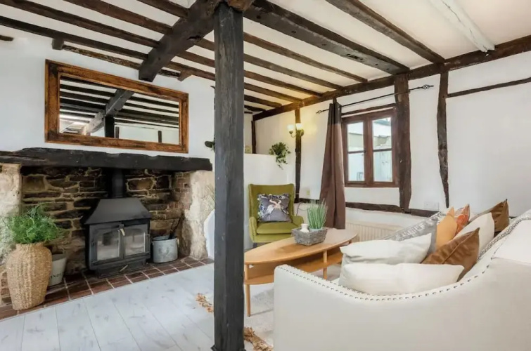 16th Century Thatched Cottage