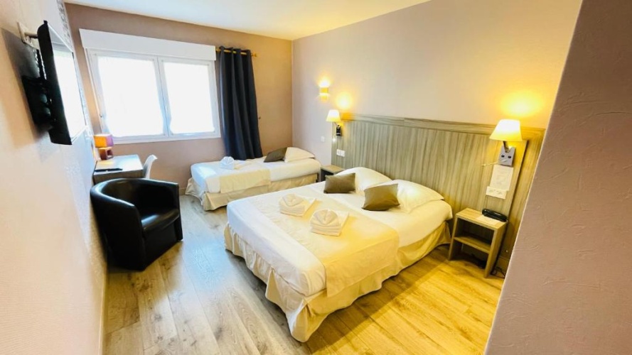 Standard Triple room