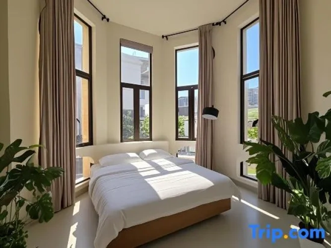 2 Bedrooms Villa