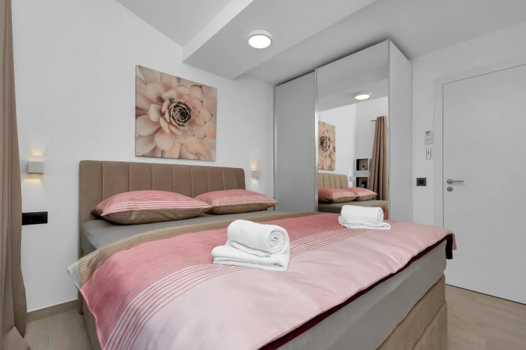 Lulani pool apartment
