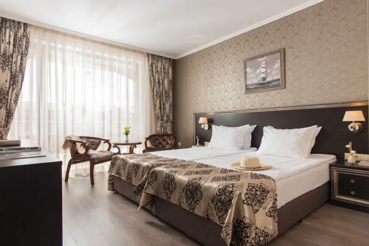 Standard Double room with pool view