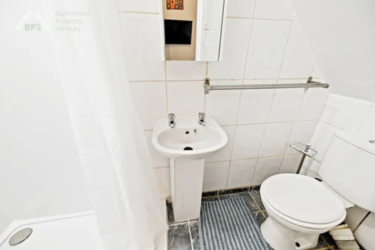 2-bed - Sleeps 4 - With Garden