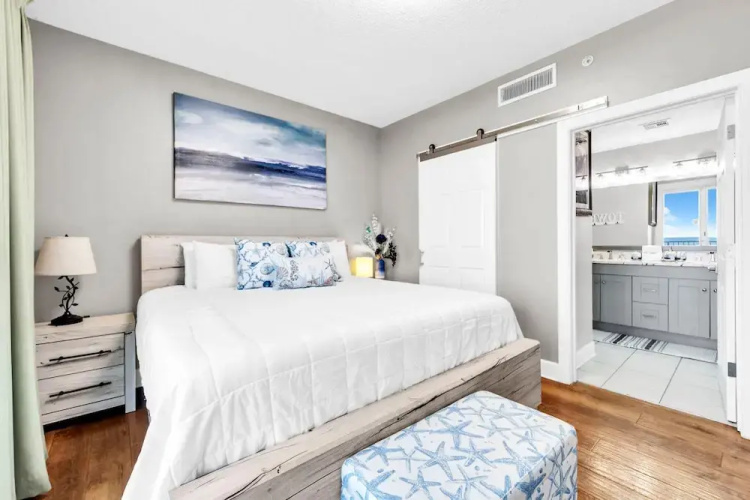 Twin Palms 1601