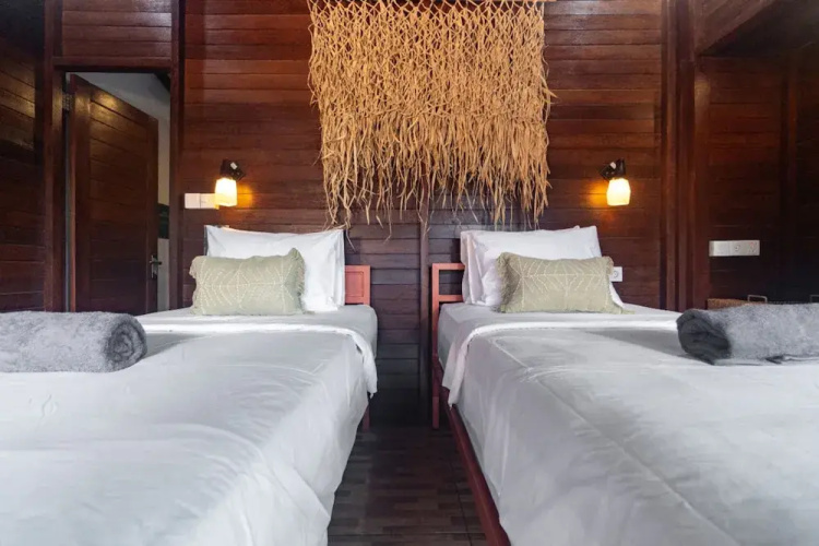 Mad Monkey Nusa Lembongan