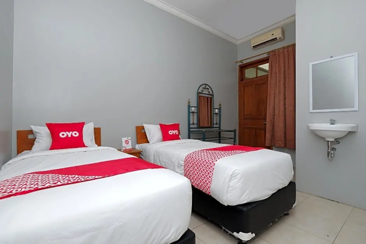 OYO 2737 D'kost