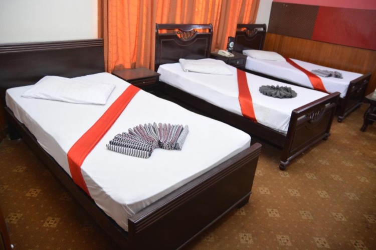 Standard Triple room