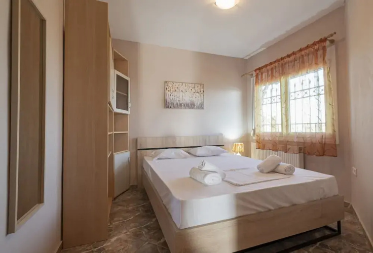 Tania's Seafront Villa by Rentalspro