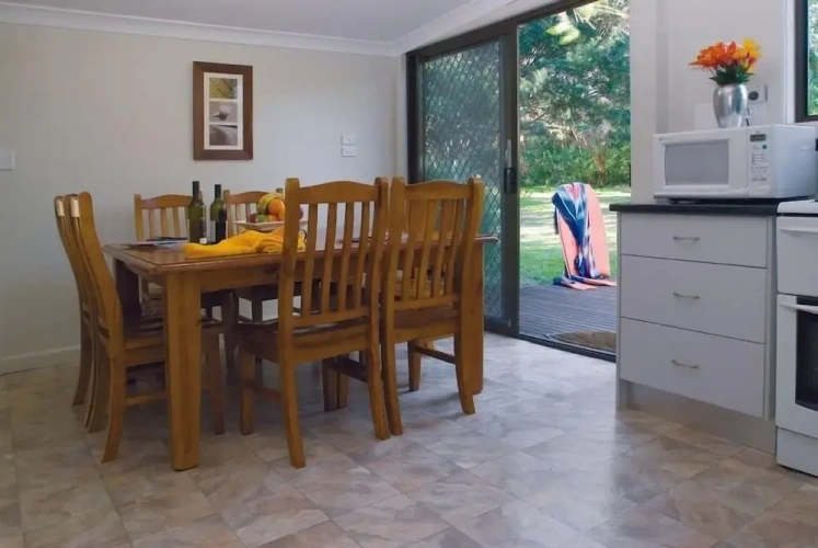 4 Bedrooms Cottage