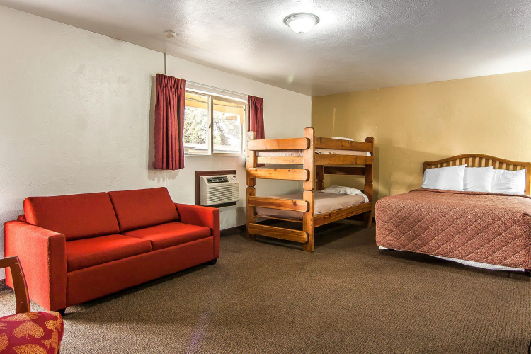 Old Mill & Suites