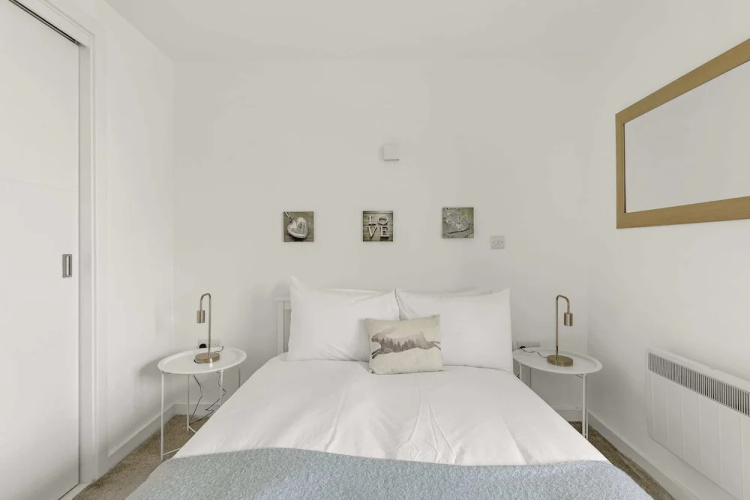 Gorgeous Mile End Flat