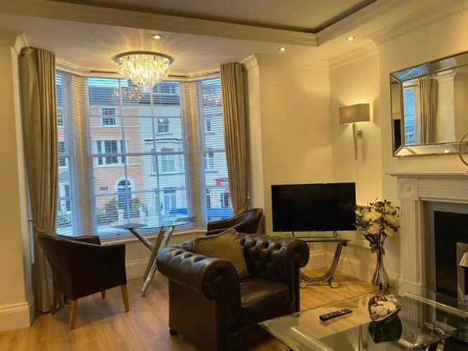 The Maureen Suite