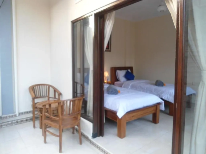 Standard Twin room with balcony