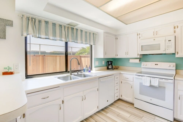 2 Bedrooms Apartment