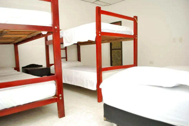 Azalea Hostal