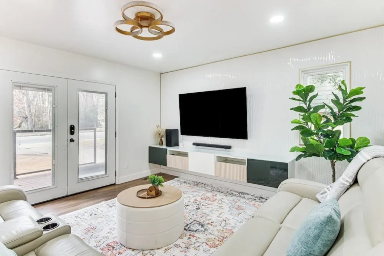 5 Bedrooms Cottage