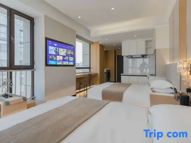 Standard Quadruple Family room