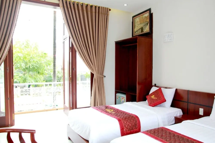 Deluxe Triple room with balcony
