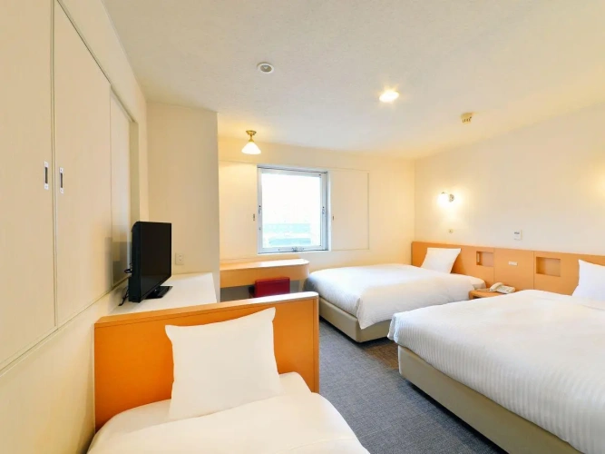 Standard Triple room