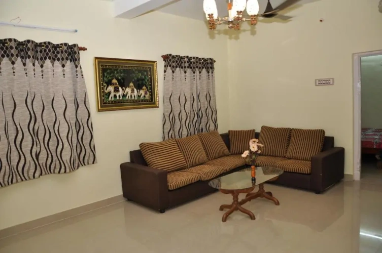 2 Bedrooms Villa