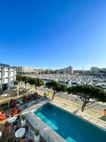 Premium Quadruple room with harbour view
