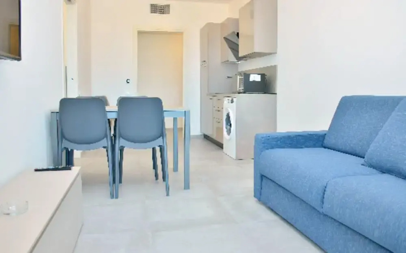 Azure Serenity Modern sea View Flat With Pool