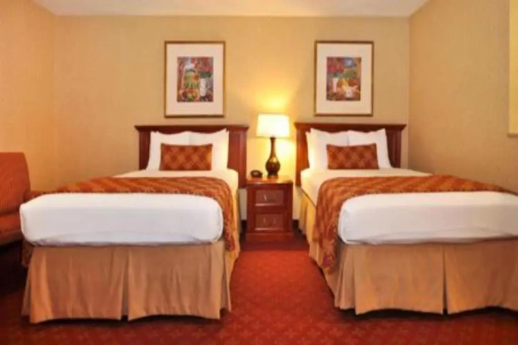 Standard Triple room