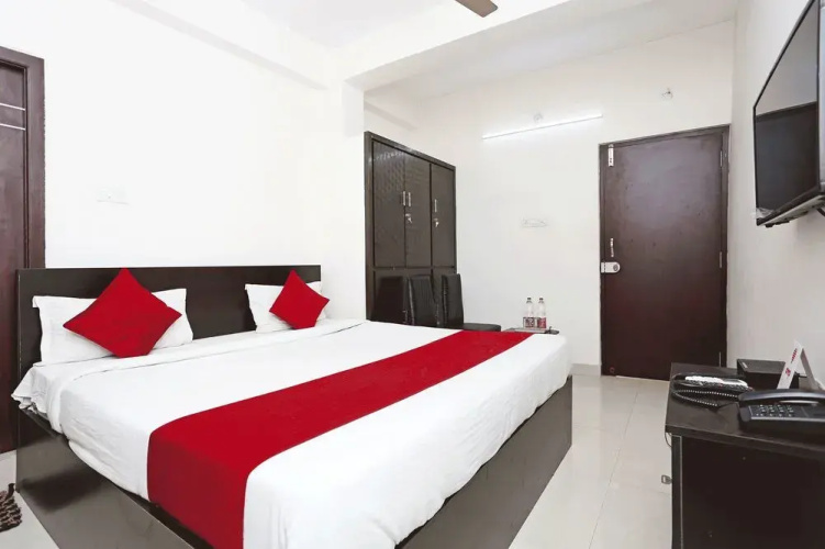 OYO 9004 S V Residency