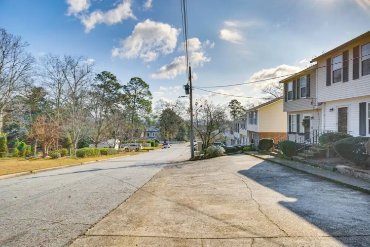 Comfy Augusta Condo w/ Deck ~ 4 Mi to Olde Town