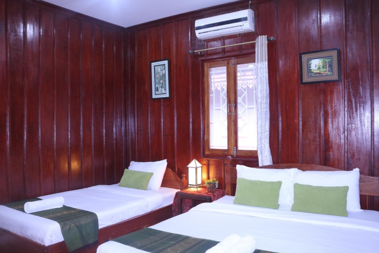 Standard Triple room