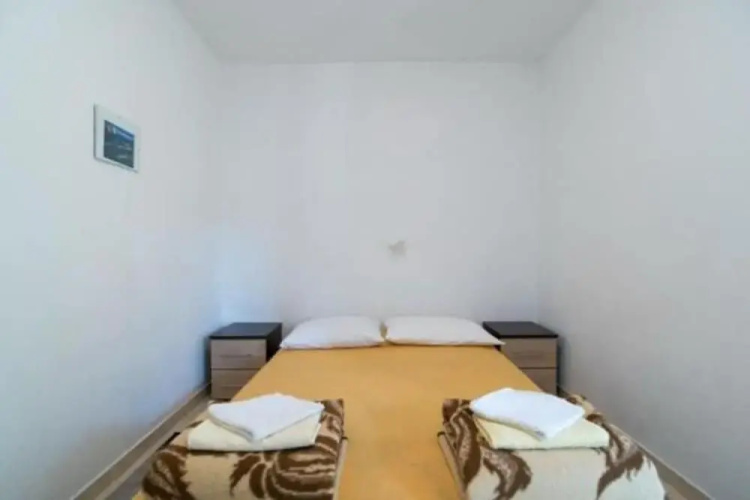 Apartments Boguvila - Two-bedroom Basic Apartment With Terrace -