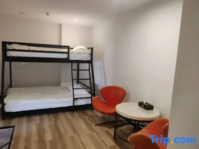 2 Bedrooms Business Suite