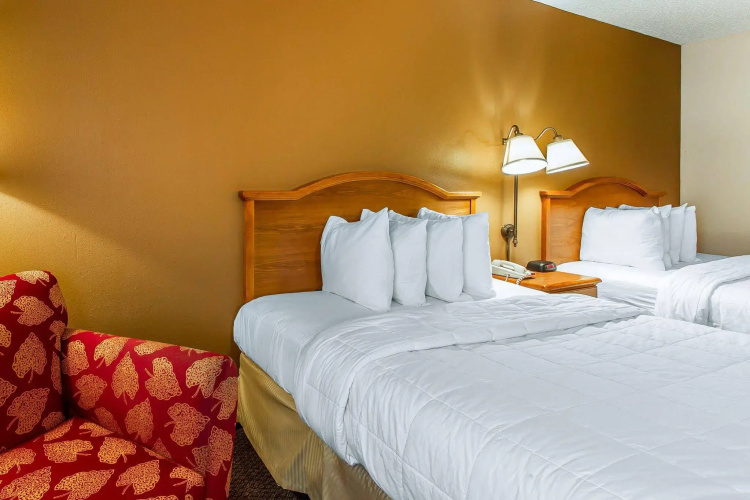 Quality Inn Burlington near Hwy 34