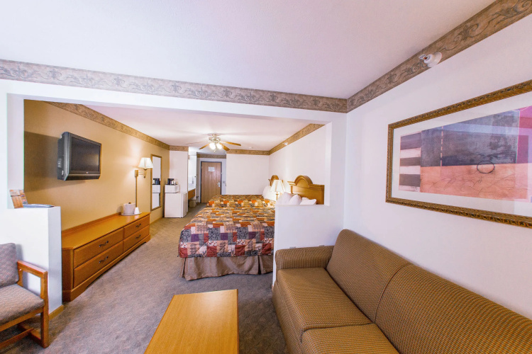 BridgePointe Inn & Suites by BPhotels, Lincoln I-80/27th St