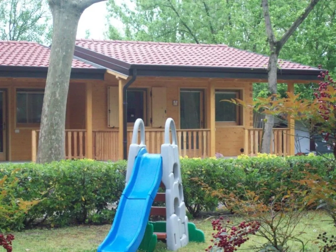 2 Bedrooms Deluxe Bungalow