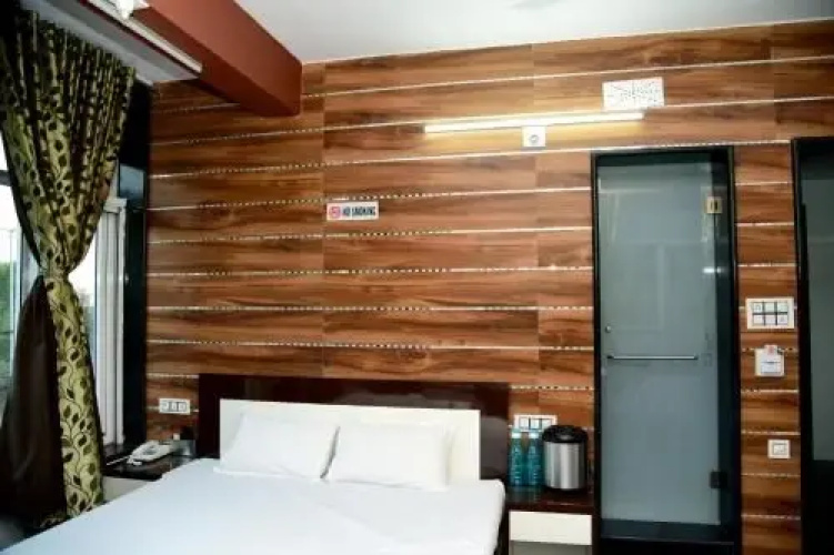 Gangeshwar Guest House