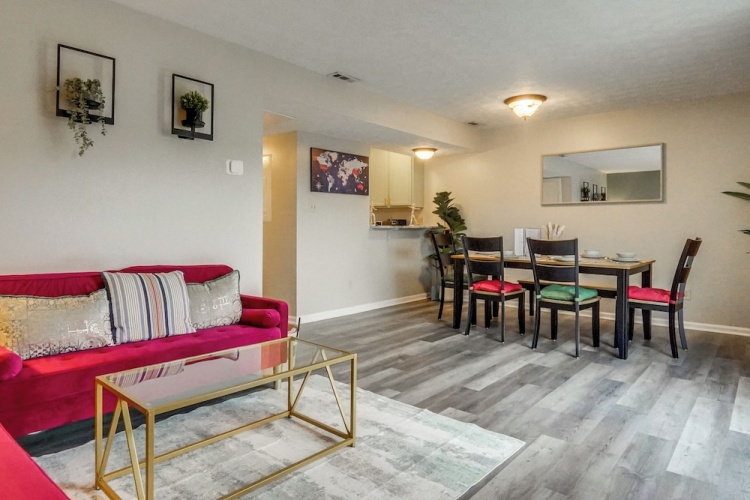 3 Bedrooms Apartment