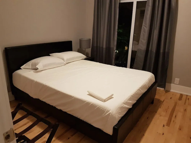Le St Denis 2 bedrooms - mtlFlats
