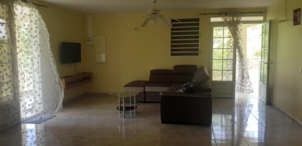 2 Bedrooms Villa