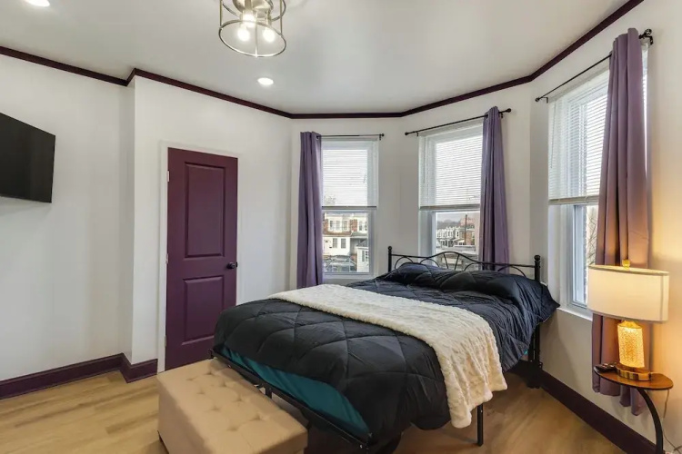 7 Mi to Philly Stadiums! Charming Apartment