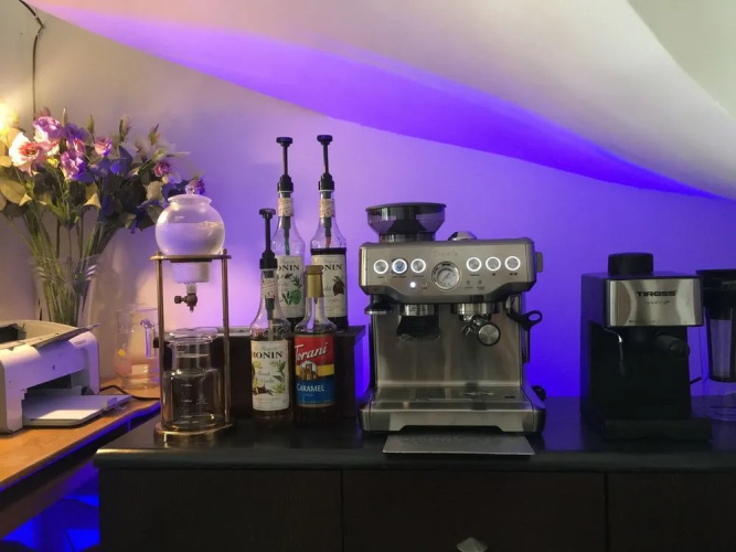 All Aboard Hostel & Cafe