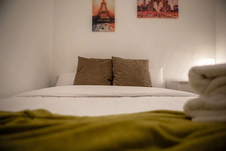 Lovely 2 Bed Apt next to Retiro