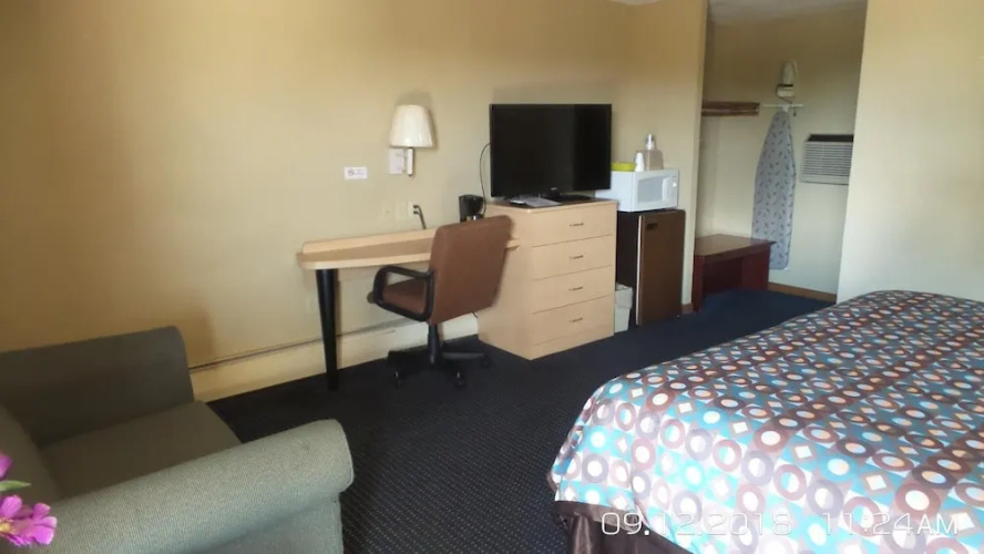 River's Edge Motel