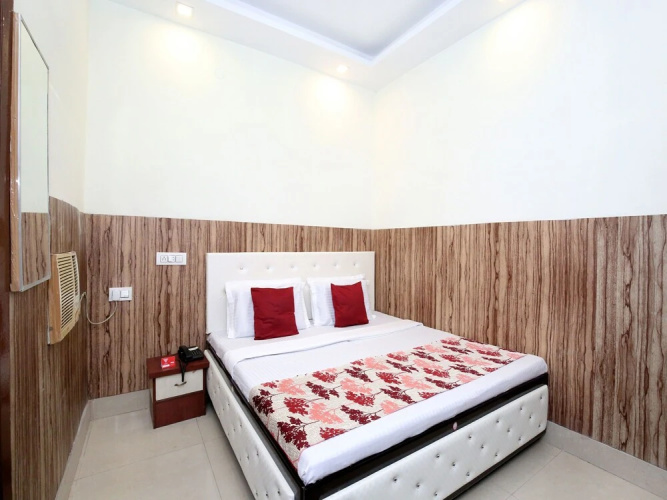 Hotel Aaryans