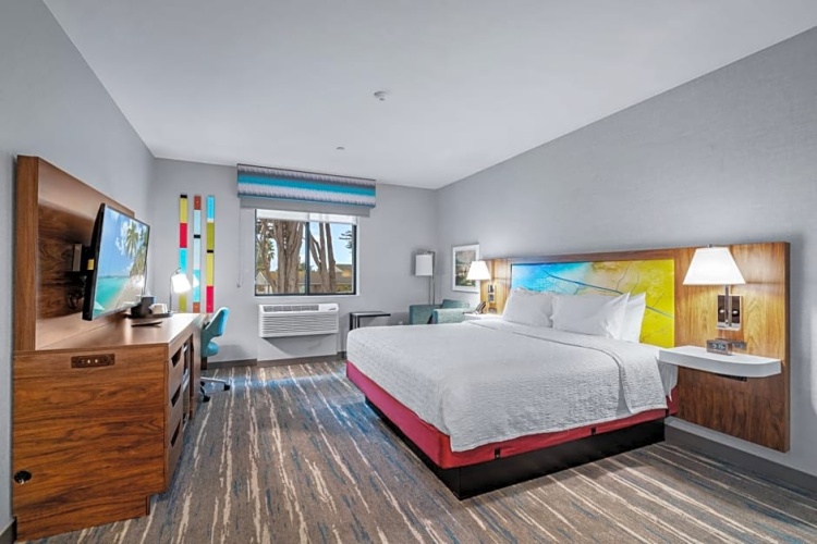 Standard Double room with partial view