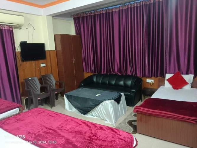 Standard Triple room