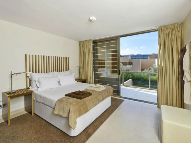 2 Bedrooms Villa