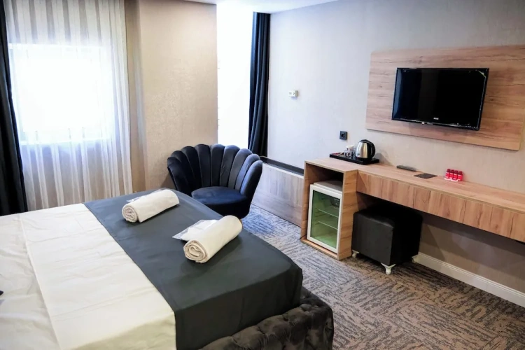 Deluxe Double room with city view