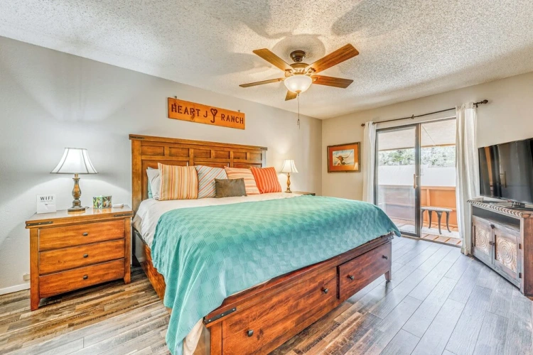 2 Bedrooms Apartment